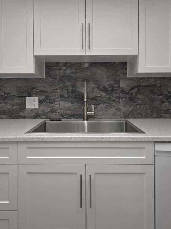 MLS® A2248729 - Unit #206 3730 50 Street NW in Varsity Calgary, Residential