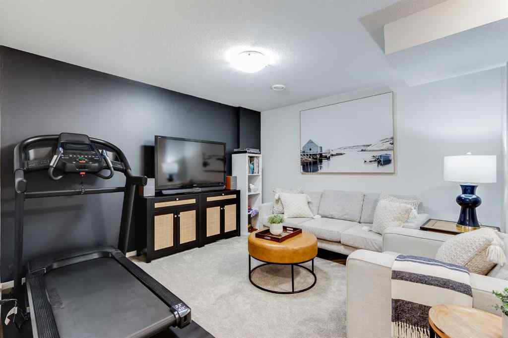 MLS® A2248731 - 340 Kingsmere Way SE in Kings Heights Airdrie, Residential
