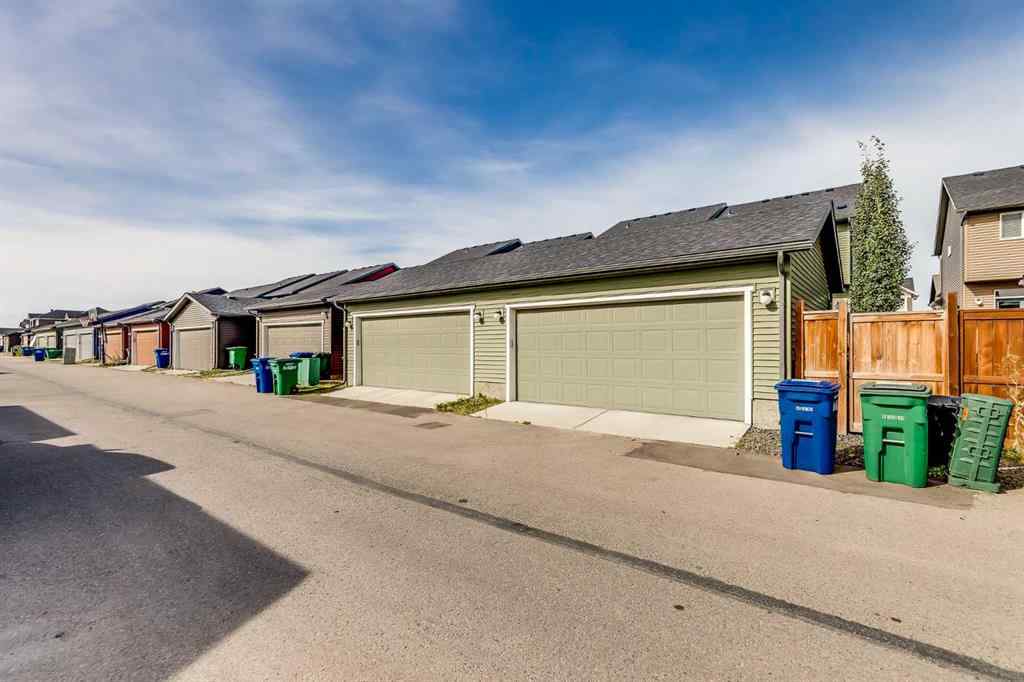 MLS® A2248731 - 340 Kingsmere Way SE in Kings Heights Airdrie, Residential