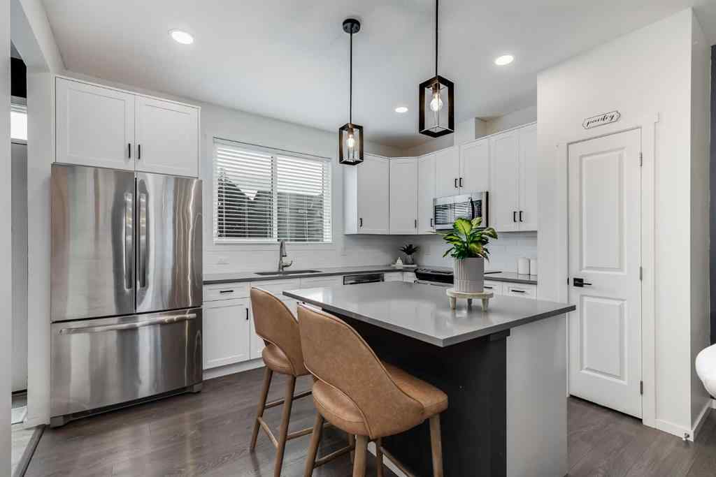MLS® A2248731 - 340 Kingsmere Way SE in Kings Heights Airdrie, Residential