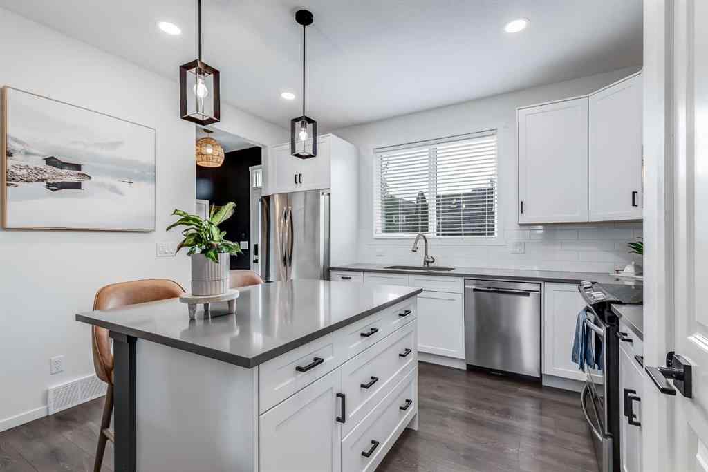 MLS® A2248731 - 340 Kingsmere Way SE in Kings Heights Airdrie, Residential