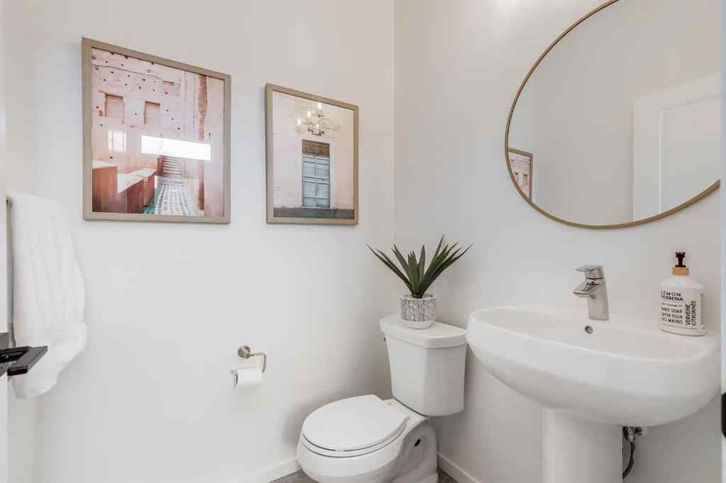 MLS® A2248731 - 340 Kingsmere Way SE in Kings Heights Airdrie, Residential