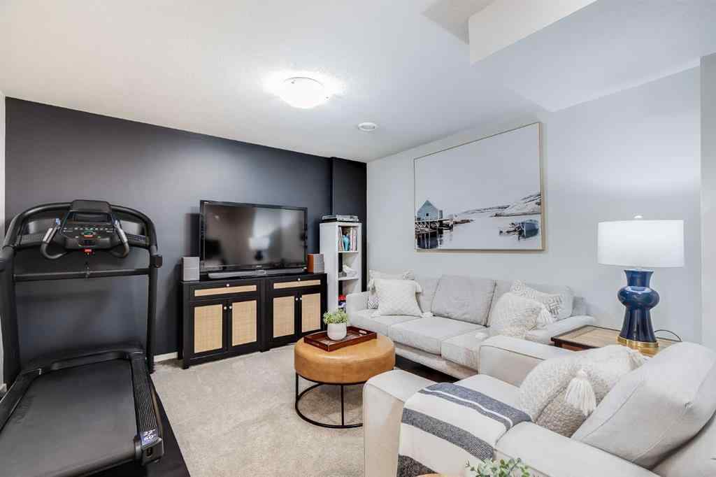 MLS® A2248731 - 340 Kingsmere Way SE in Kings Heights Airdrie, Residential