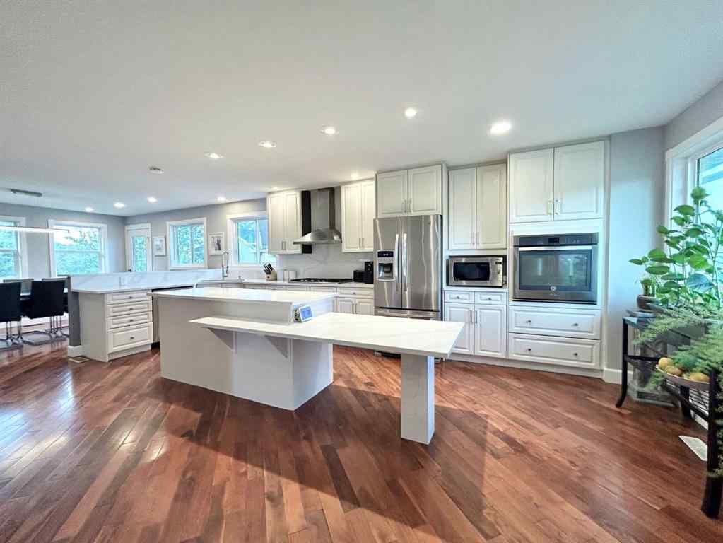 MLS® A2248745 - 305 Lakeside Greens Crescent  in Lakeside Greens Chestermere, Residential