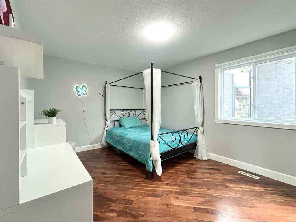 MLS® A2248745 - 305 Lakeside Greens Crescent  in Lakeside Greens Chestermere, Residential