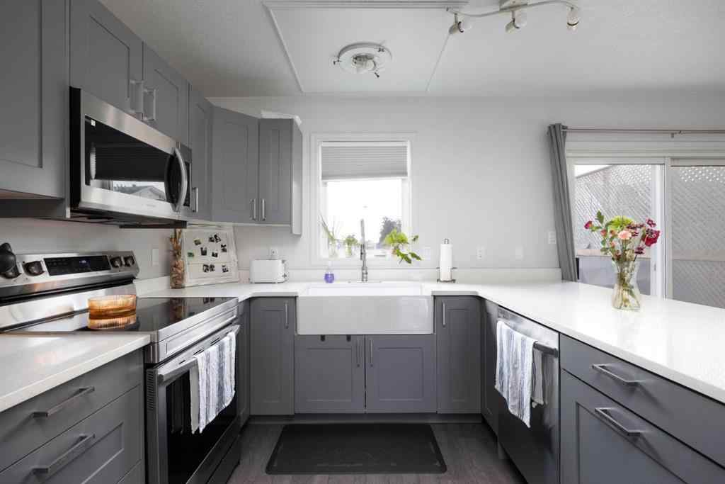 MLS® A2248750 - 108 Shetland Garden  in Thickwood Fort McMurray, Residential