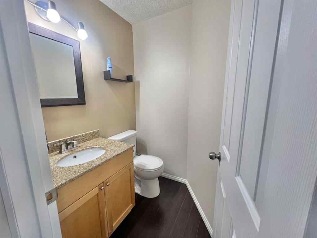 MLS® A2248769 - 808 Birchwood Close  in Bankview Drumheller, Residential
