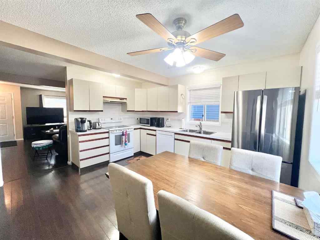MLS® A2248769 - 808 Birchwood Close  in Bankview Drumheller, Residential