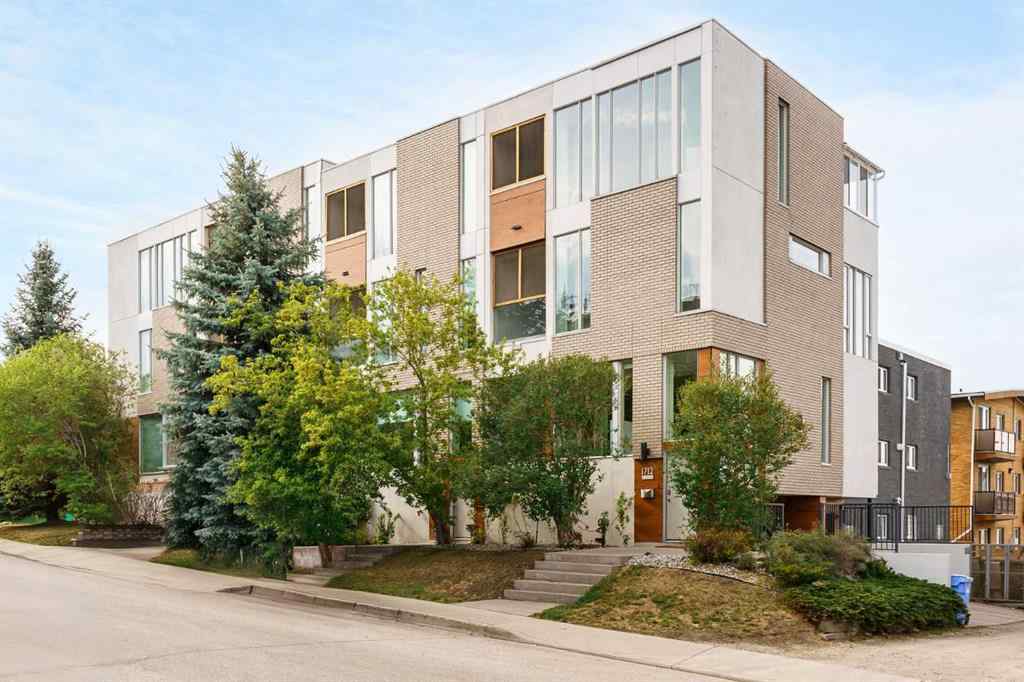 MLS® A2248797 - 1712 19 Avenue SW in Bankview Calgary, Residential