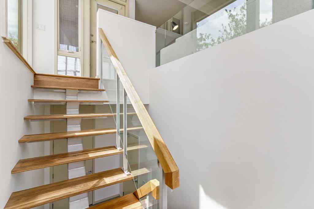 MLS® A2248797 - 1712 19 Avenue SW in Bankview Calgary, Residential