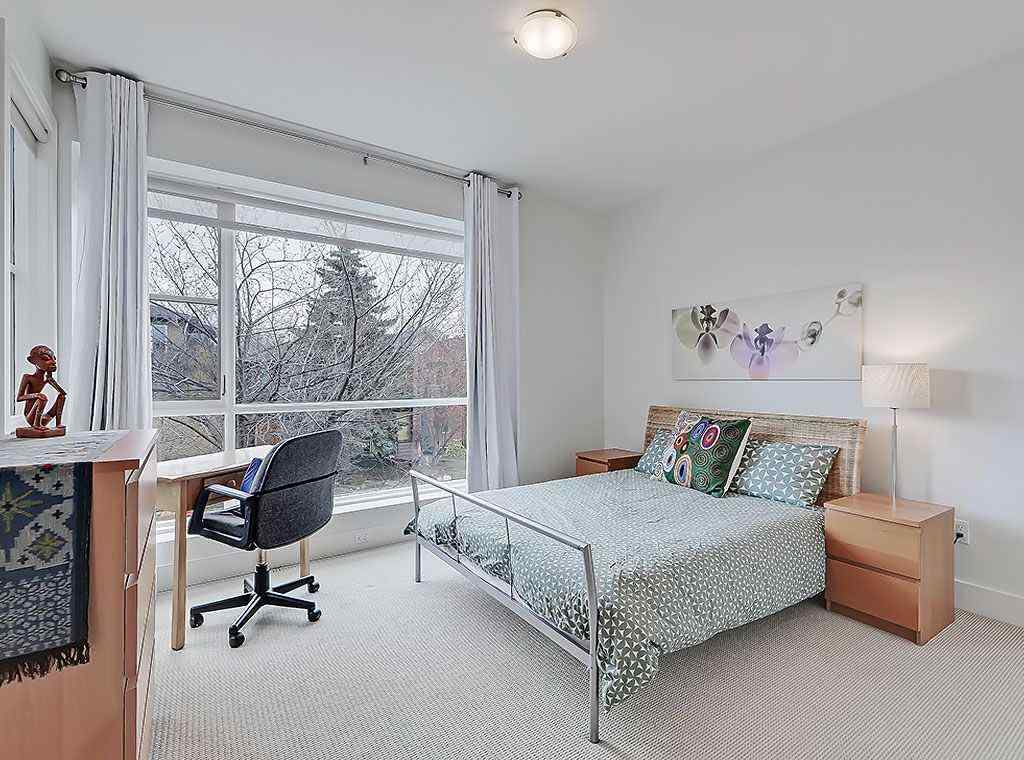 MLS® A2248810 - 2307 3 Avenue NW in West Hillhurst Calgary, Residential
