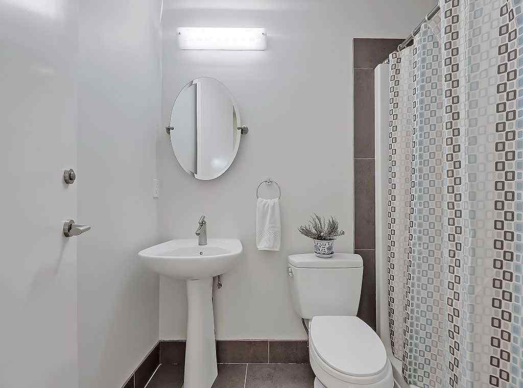 MLS® A2248810 - 2307 3 Avenue NW in West Hillhurst Calgary, Residential