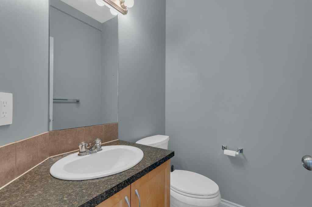 MLS® A2248839 - 211 Strathaven Mews  in Strathaven Strathmore, Residential