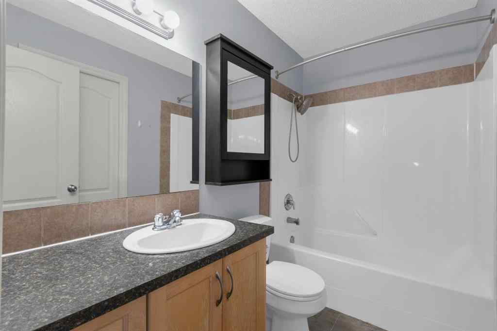 MLS® A2248839 - 211 Strathaven Mews  in Strathaven Strathmore, Residential