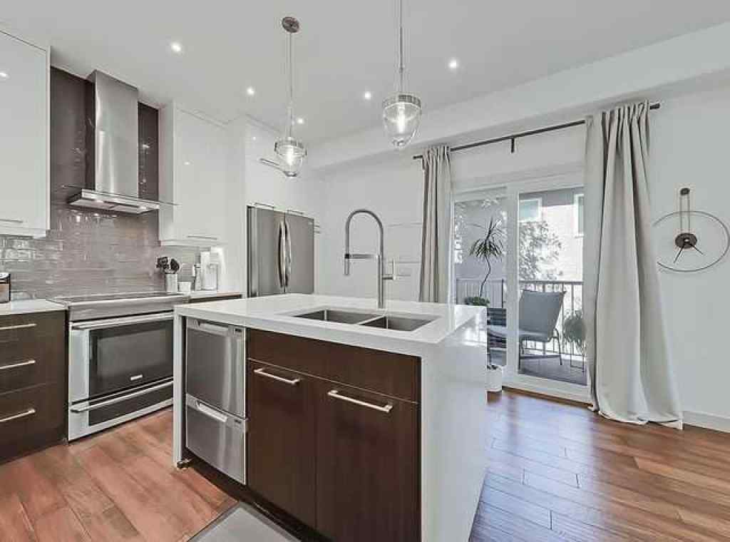 MLS® A2248860 - 455 20 Avenue NE in Winston Heights/Mountview Calgary, Residential
