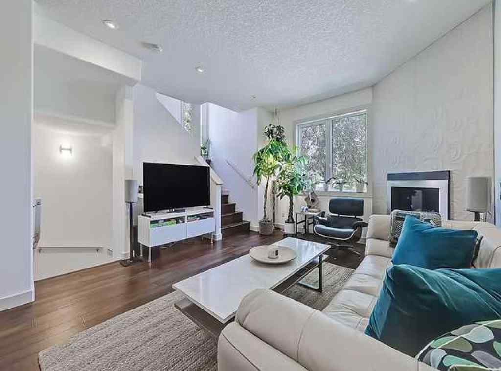 MLS® A2248860 - 455 20 Avenue NE in Winston Heights/Mountview Calgary, Residential