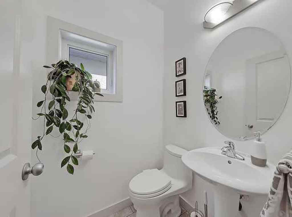 MLS® A2248860 - 455 20 Avenue NE in Winston Heights/Mountview Calgary, Residential