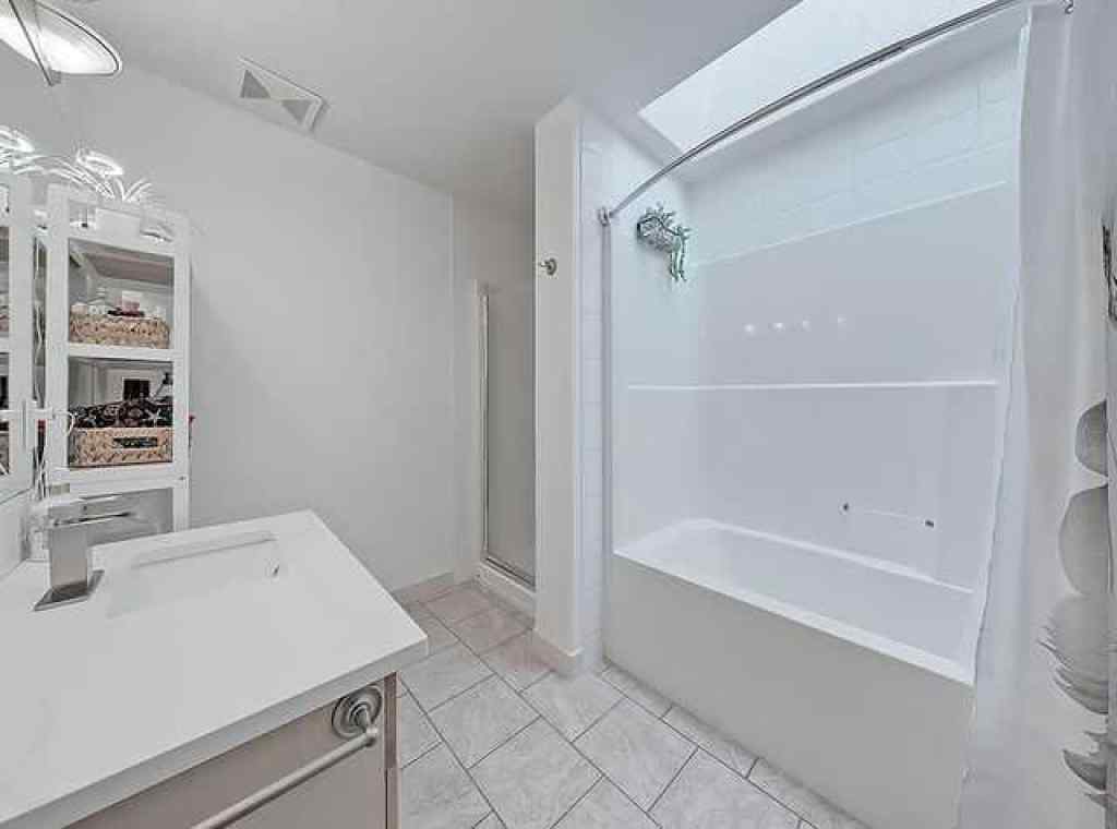 MLS® A2248860 - 455 20 Avenue NE in Winston Heights/Mountview Calgary, Residential