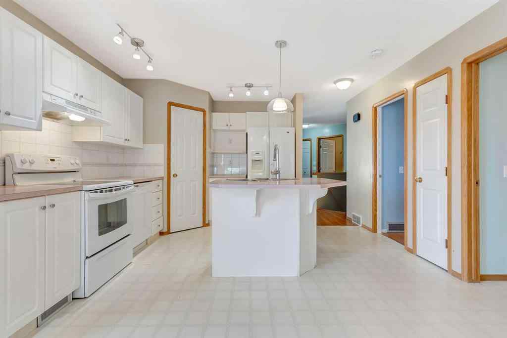 MLS® A2248861 - 155 Douglas Glen Close SE in Douglasdale/Glen Calgary, Residential