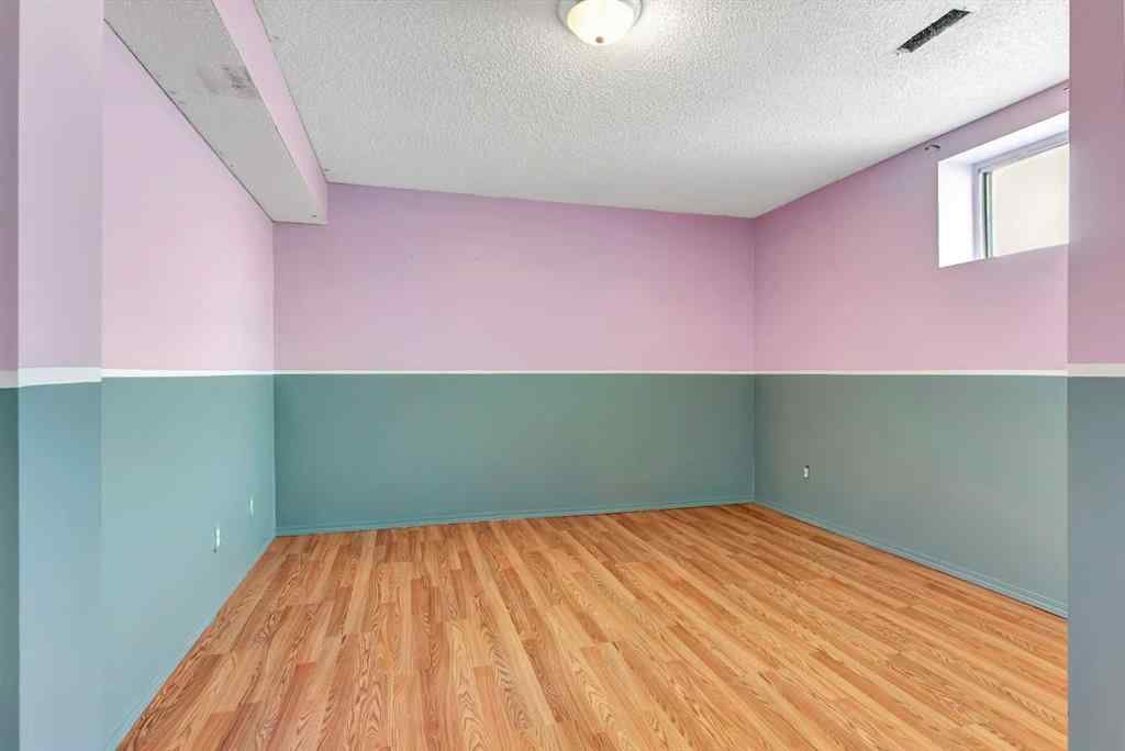 MLS® A2248861 - 155 Douglas Glen Close SE in Douglasdale/Glen Calgary, Residential