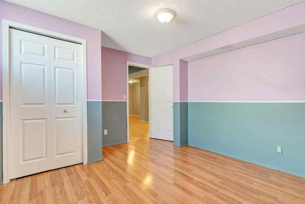 MLS® A2248861 - 155 Douglas Glen Close SE in Douglasdale/Glen Calgary, Residential