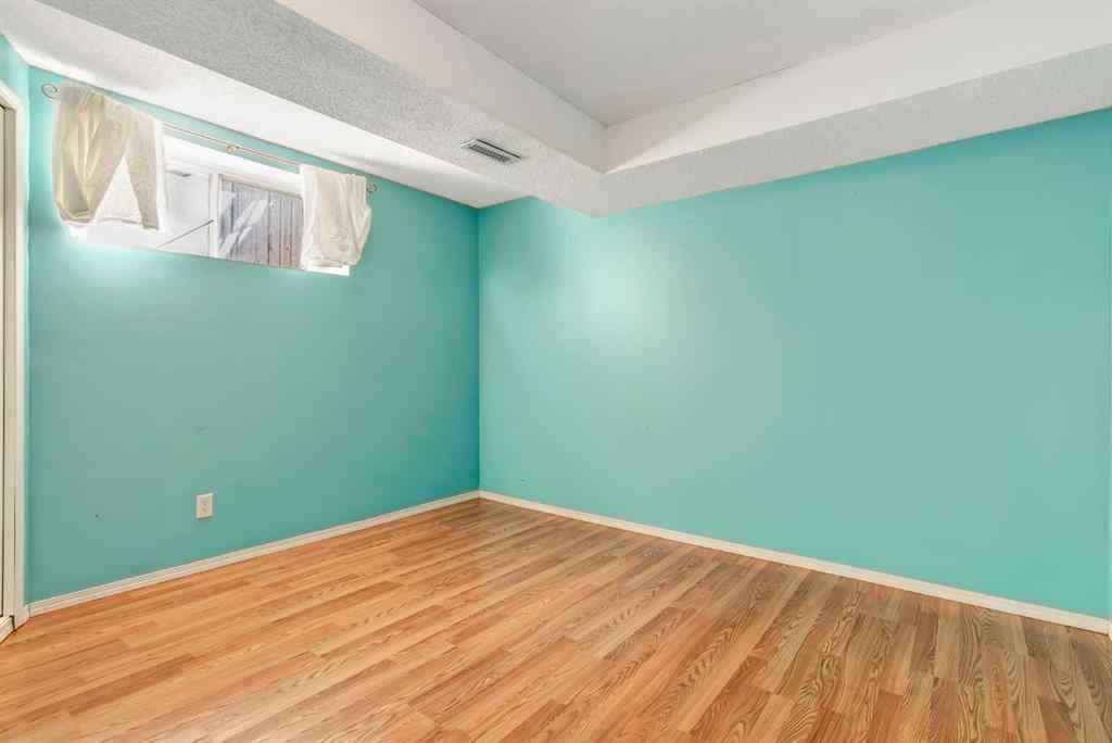 MLS® A2248861 - 155 Douglas Glen Close SE in Douglasdale/Glen Calgary, Residential
