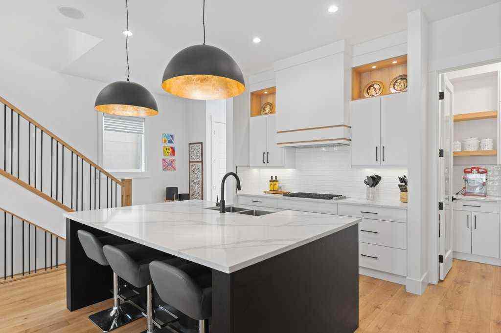 MLS® A2248864 - 2627 36 Street SW in Killarney/Glengarry Calgary, Residential