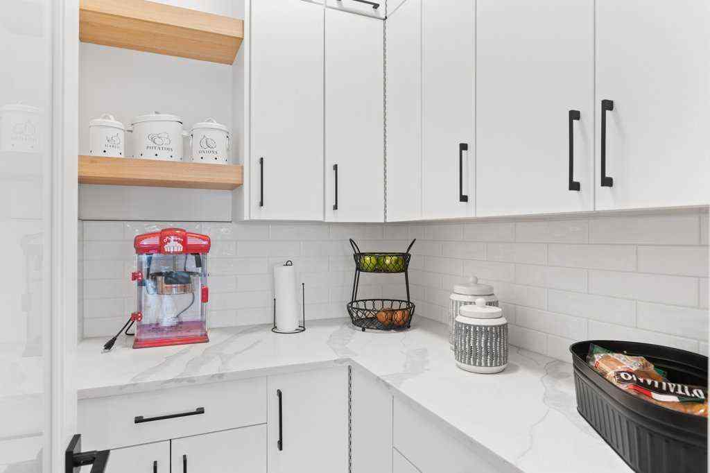 MLS® A2248864 - 2627 36 Street SW in Killarney/Glengarry Calgary, Residential