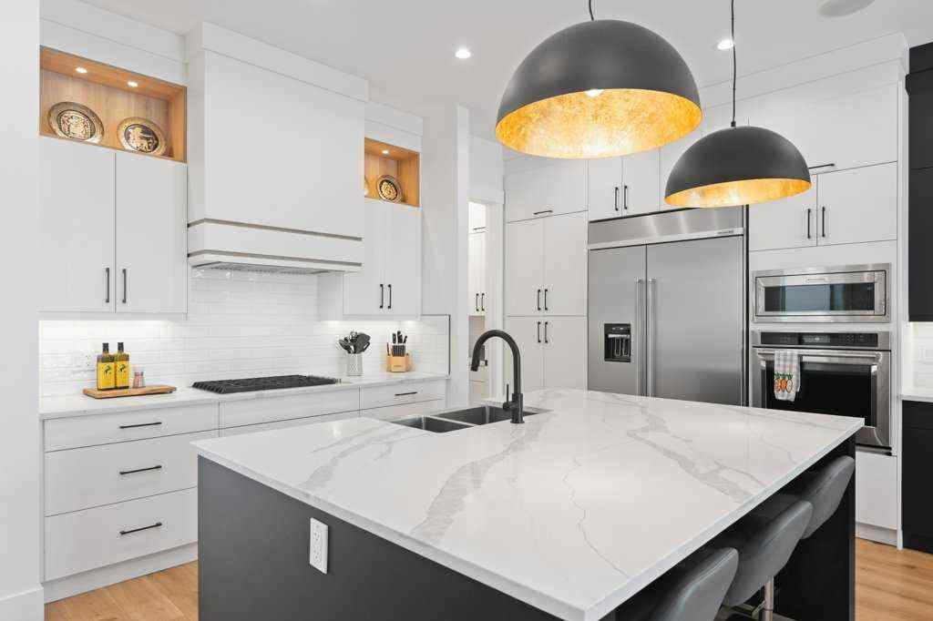 MLS® A2248864 - 2627 36 Street SW in Killarney/Glengarry Calgary, Residential