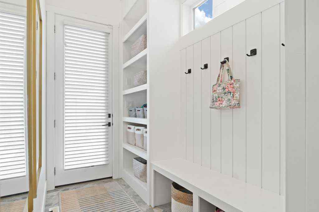 MLS® A2248864 - 2627 36 Street SW in Killarney/Glengarry Calgary, Residential