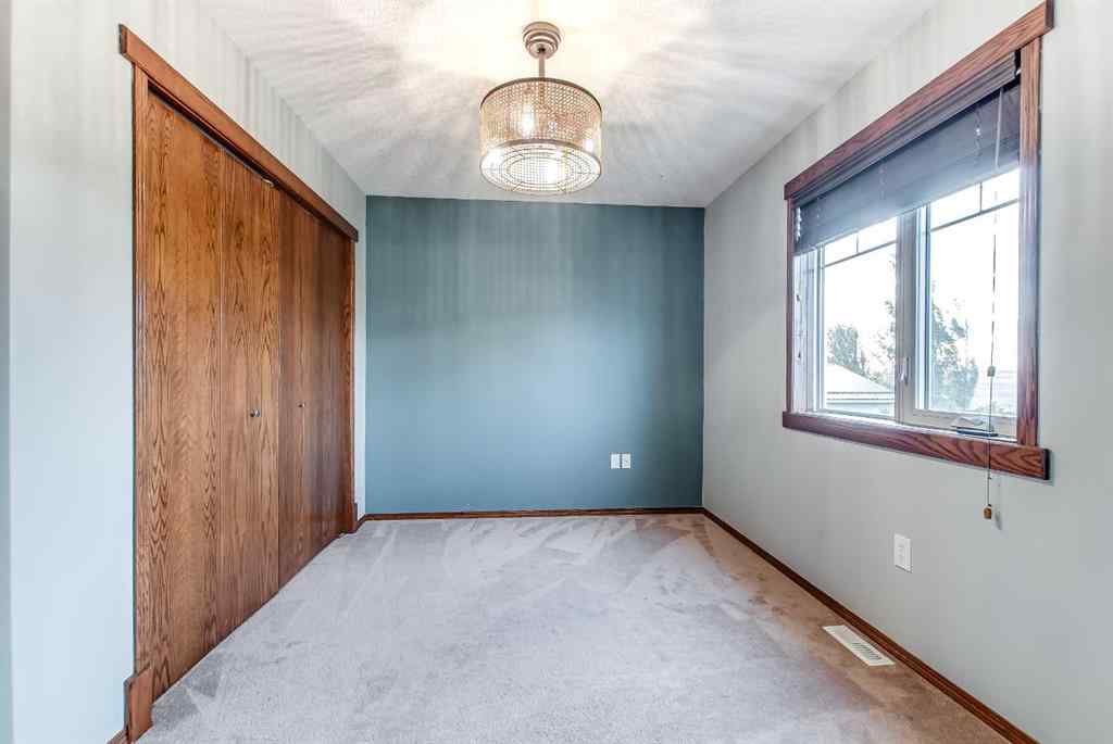 MLS® A2248871 - 1048 Eagle Ridge Drive  in NONE Dunmore, Residential