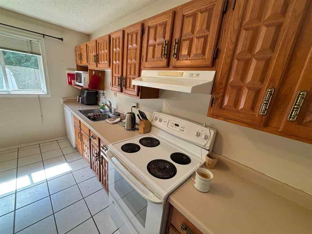 MLS® A2248877 - 9601 79 Avenue  in North End Peace River, Residential