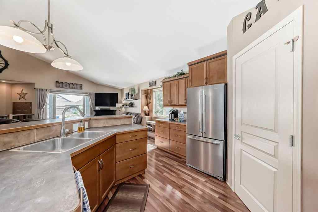 MLS® A2248912 - 41 Canyoncrest Point W in Paradise Canyon Lethbridge, Residential