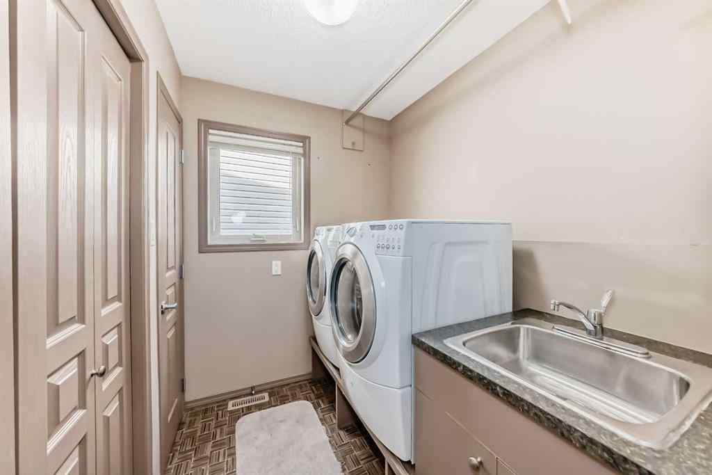 MLS® A2248912 - 41 Canyoncrest Point W in Paradise Canyon Lethbridge, Residential