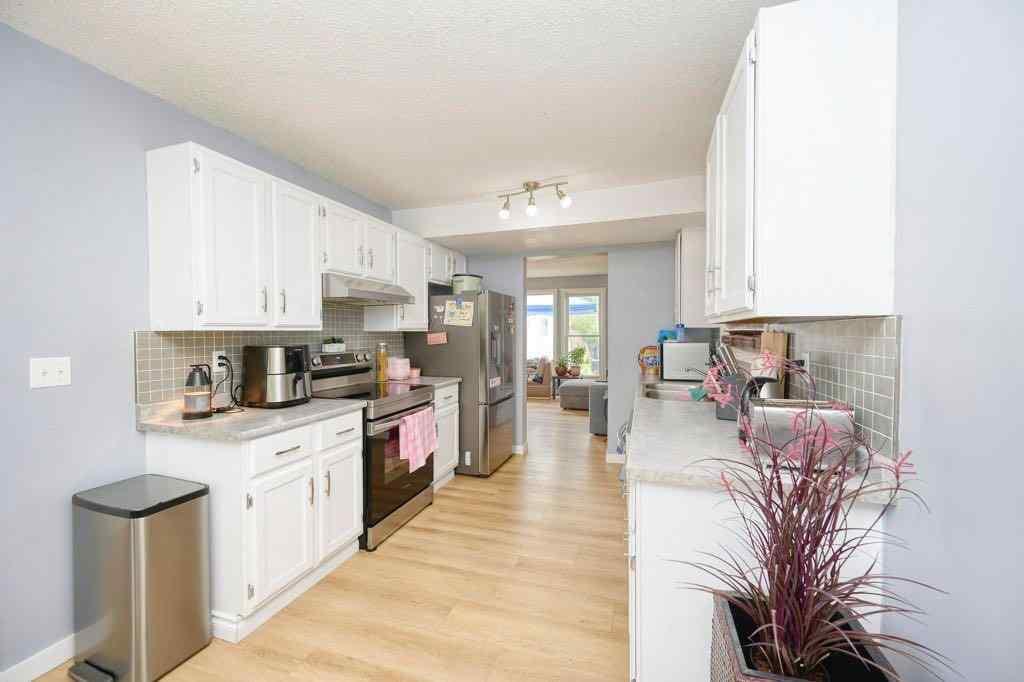 MLS® A2248919 - 6827 37 Avenue NE in Temple Calgary, Residential