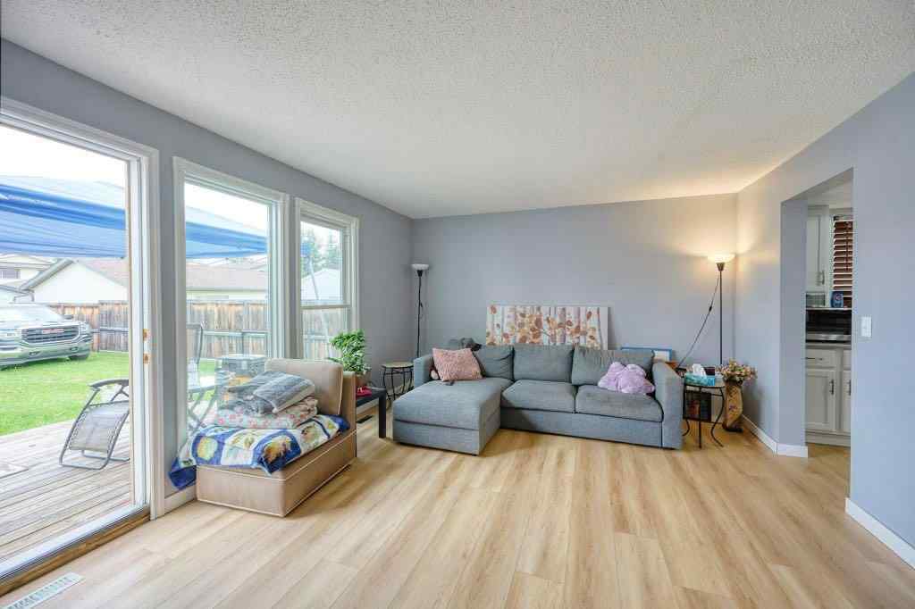 MLS® A2248919 - 6827 37 Avenue NE in Temple Calgary, Residential