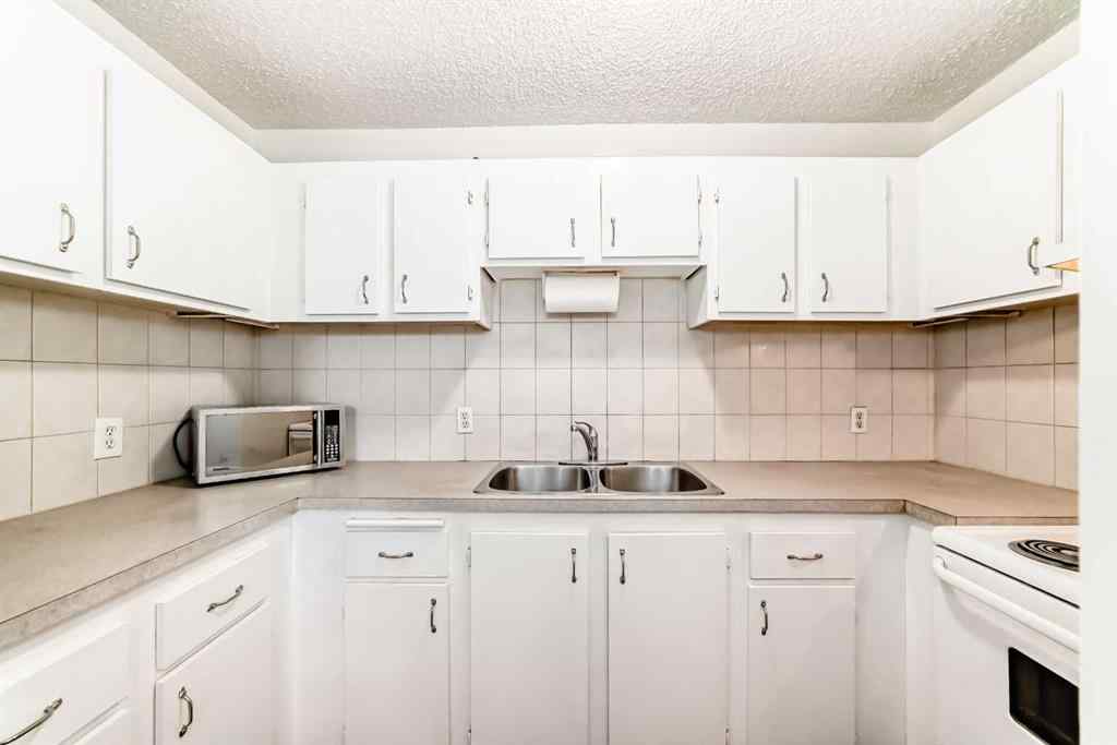 MLS® A2248929 - Unit #24 2511 38 Street NE in Rundle Calgary, Residential