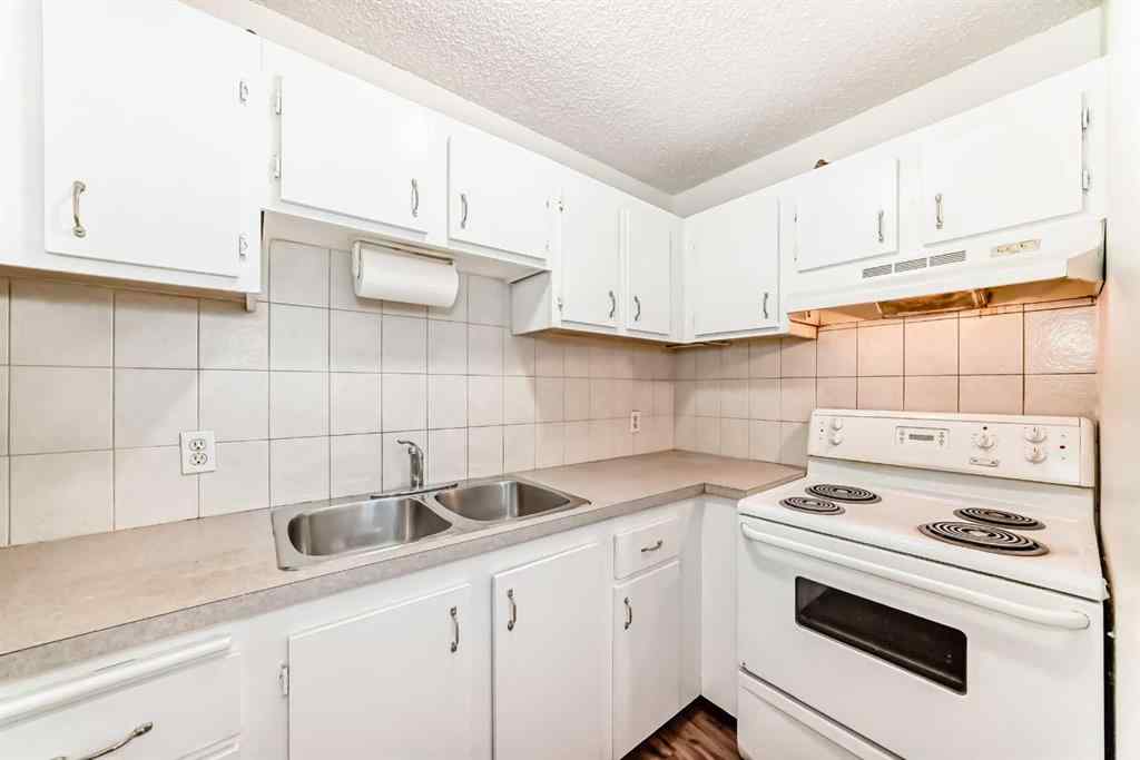 MLS® A2248929 - Unit #24 2511 38 Street NE in Rundle Calgary, Residential