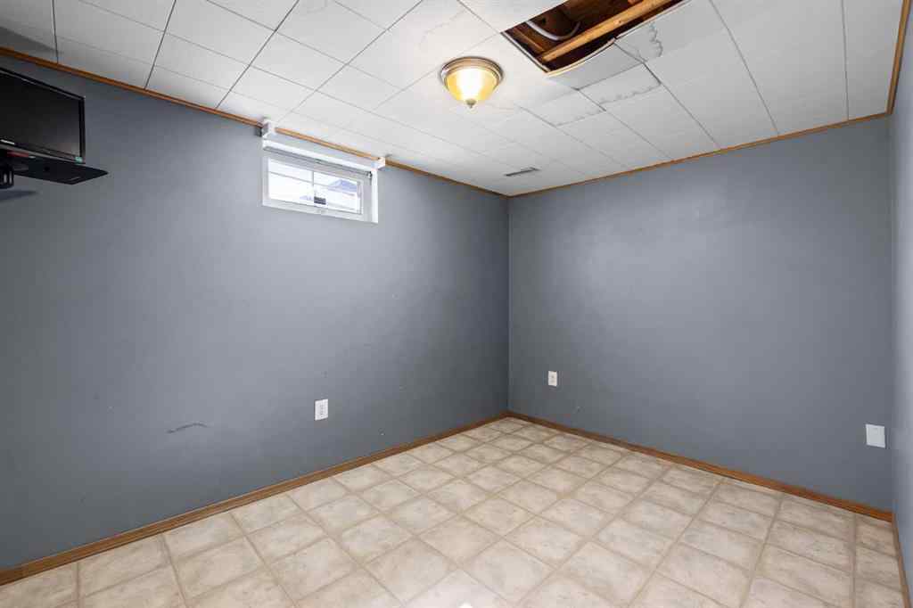 MLS® A2248935 - 3236 Doverville Crescent SE in Dover Calgary, Residential