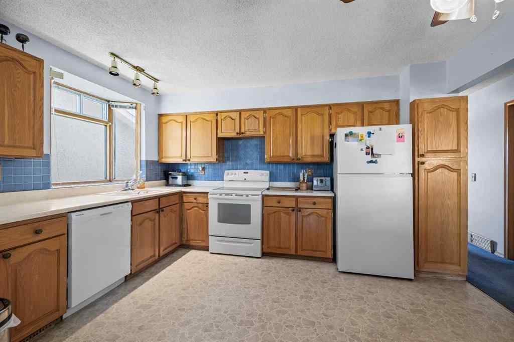 MLS® A2248935 - 3236 Doverville Crescent SE in Dover Calgary, Residential