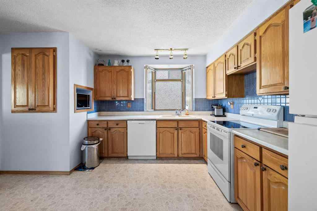 MLS® A2248935 - 3236 Doverville Crescent SE in Dover Calgary, Residential