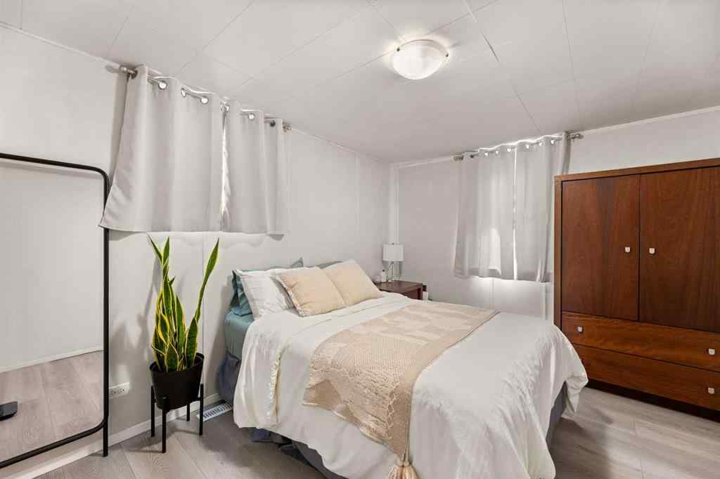 MLS® A2248944 - 4501 46 Avenue  in NONE Olds, Commercial