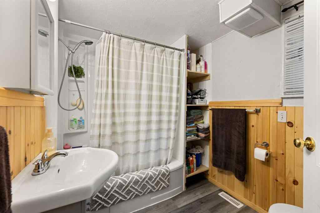 MLS® A2248944 - 4501 46 Avenue  in NONE Olds, Commercial
