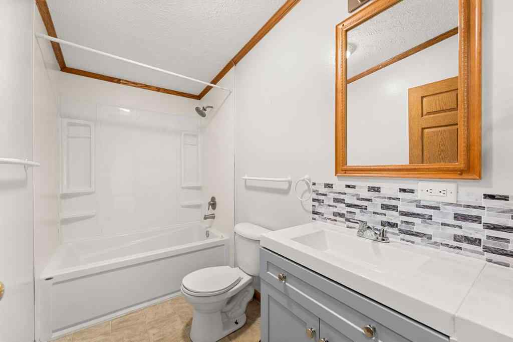 MLS® A2248944 - 4501 46 Avenue  in NONE Olds, Commercial