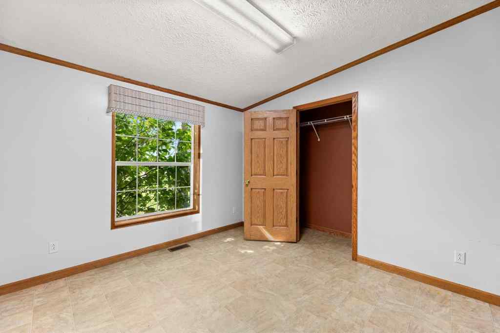 MLS® A2248944 - 4501 46 Avenue  in NONE Olds, Commercial