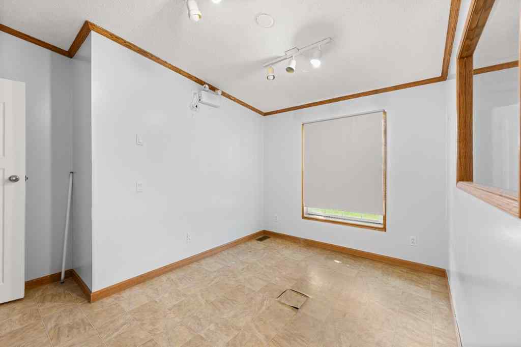 MLS® A2248944 - 4501 46 Avenue  in NONE Olds, Commercial