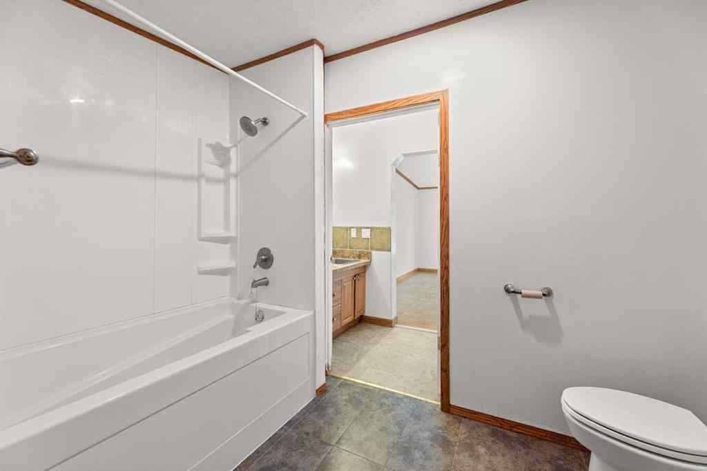 MLS® A2248944 - 4501 46 Avenue  in NONE Olds, Commercial
