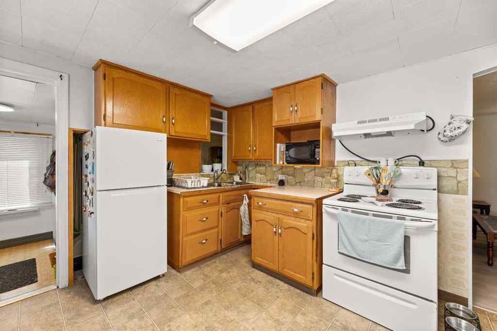 MLS® A2248944 - 4501 46 Avenue  in NONE Olds, Commercial