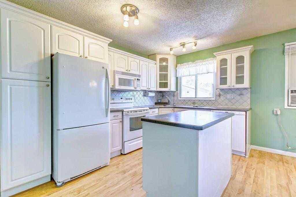 MLS® A2248947 - 5820 Rundlehorn Drive NE in Pineridge Calgary, Residential