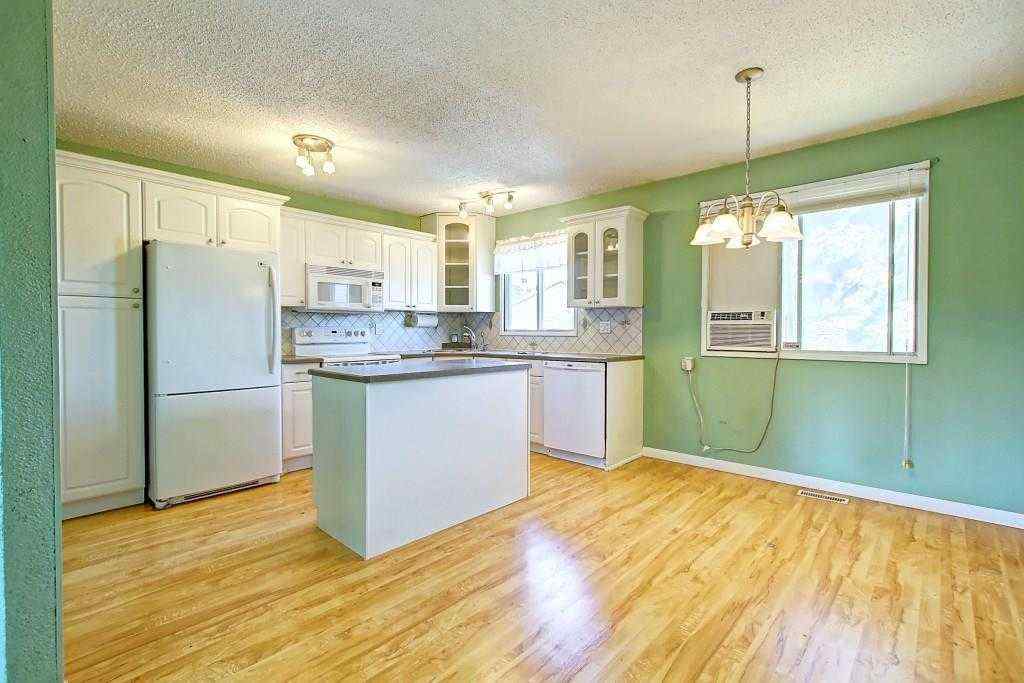 MLS® A2248947 - 5820 Rundlehorn Drive NE in Pineridge Calgary, Residential